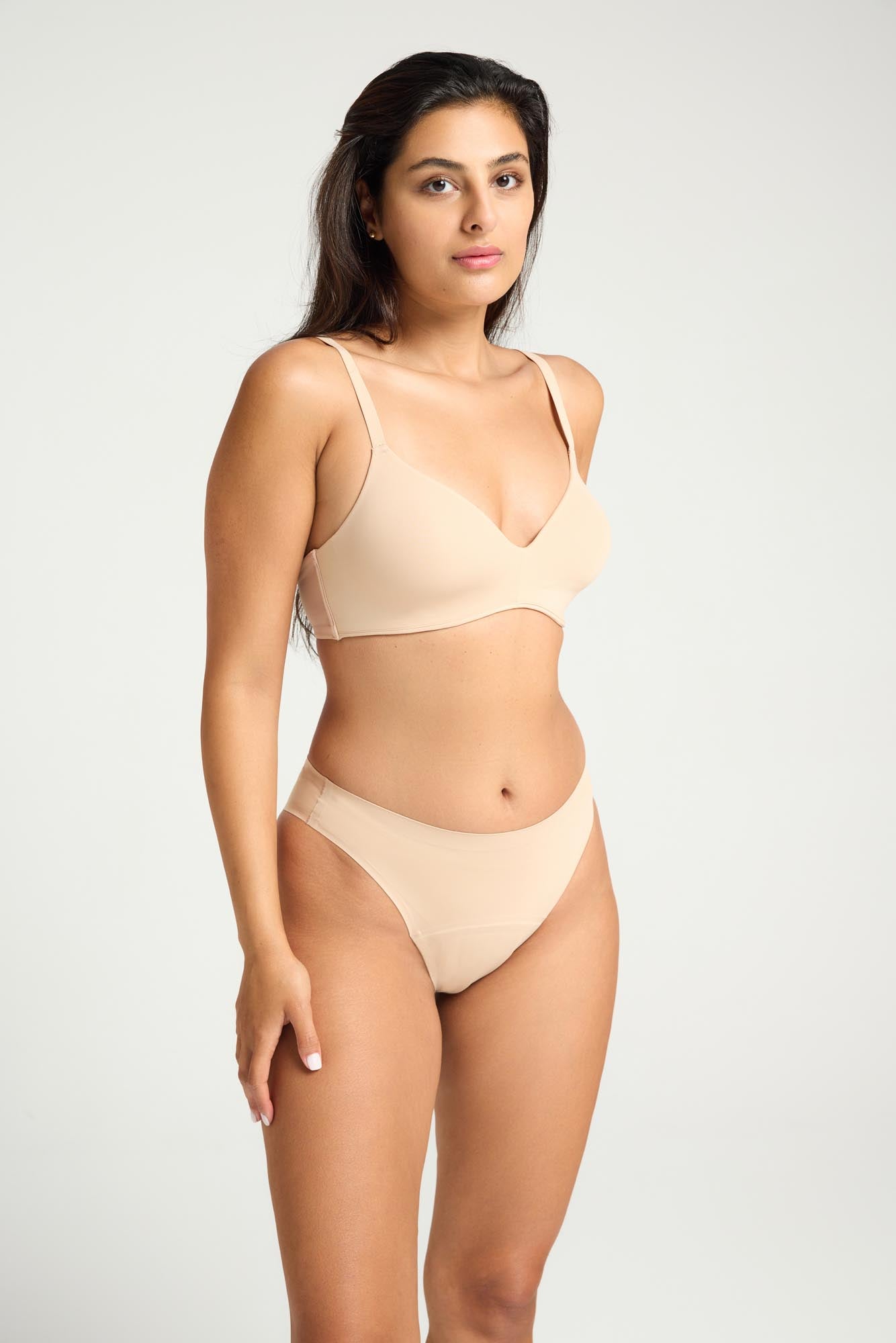 SFBASPMWCASW_MB_Sweat_proof_Bra_Beige_652_Model_Shima_12-M.jpg